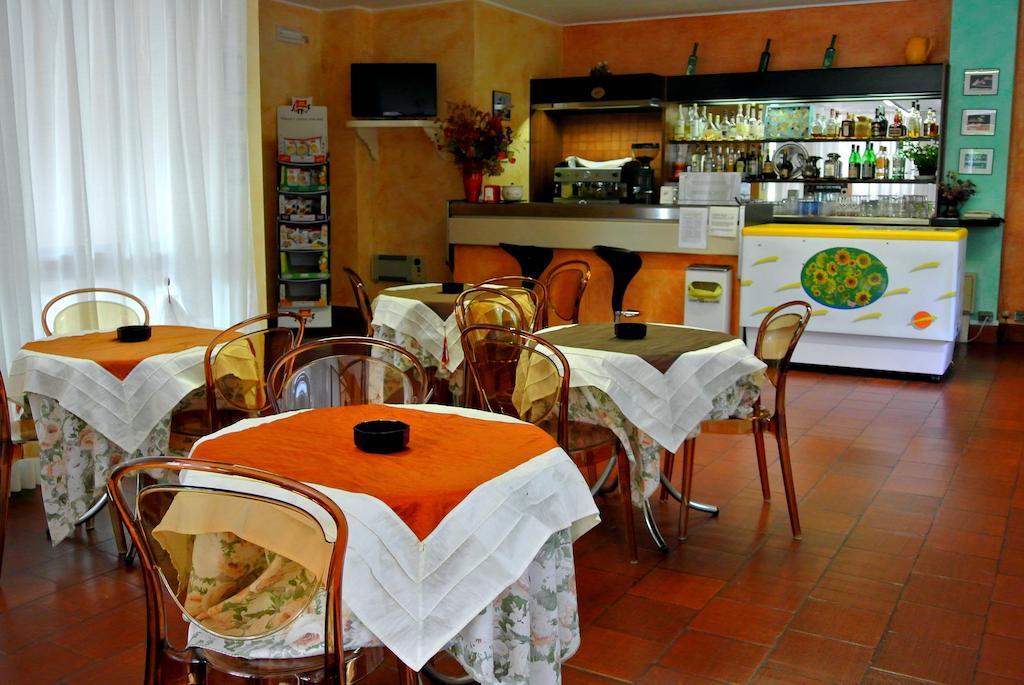 Residence Orchidea Pietra Ligure Bagian luar foto